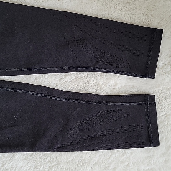 Athleta lasercut leggings S/M - Picture 2 of 2